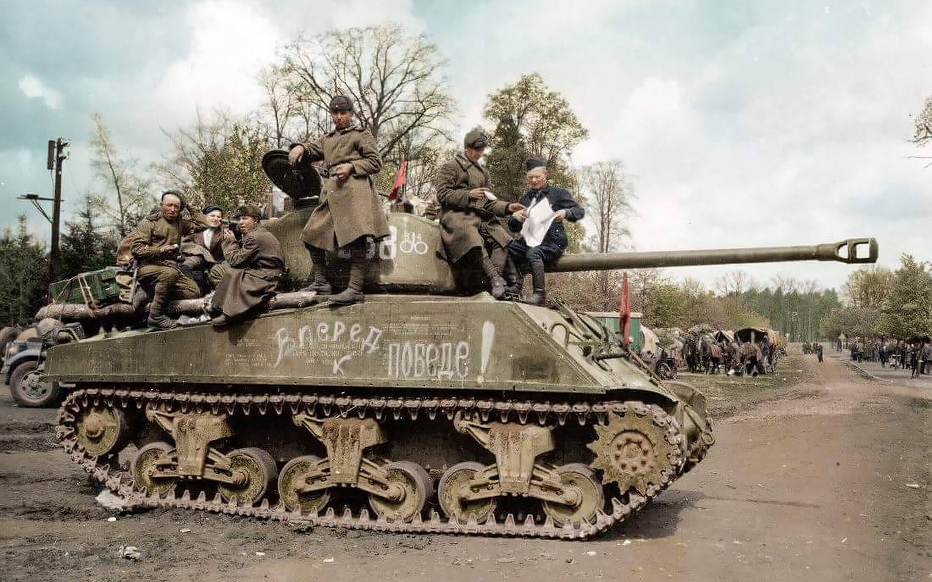 Tank driver in a foreign car - The Great Patriotic War, Sherman M4, Vine, Tanks