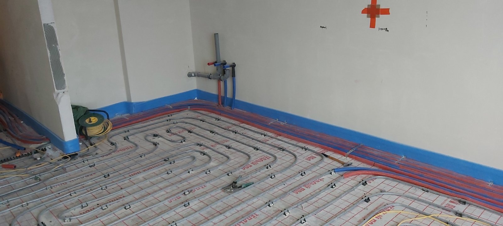 Installation of heating in a one-room apartment in a multi-storey building - My, Heating, Warm floor, Repair of apartments, Crimea, Sevastopol, Longpost