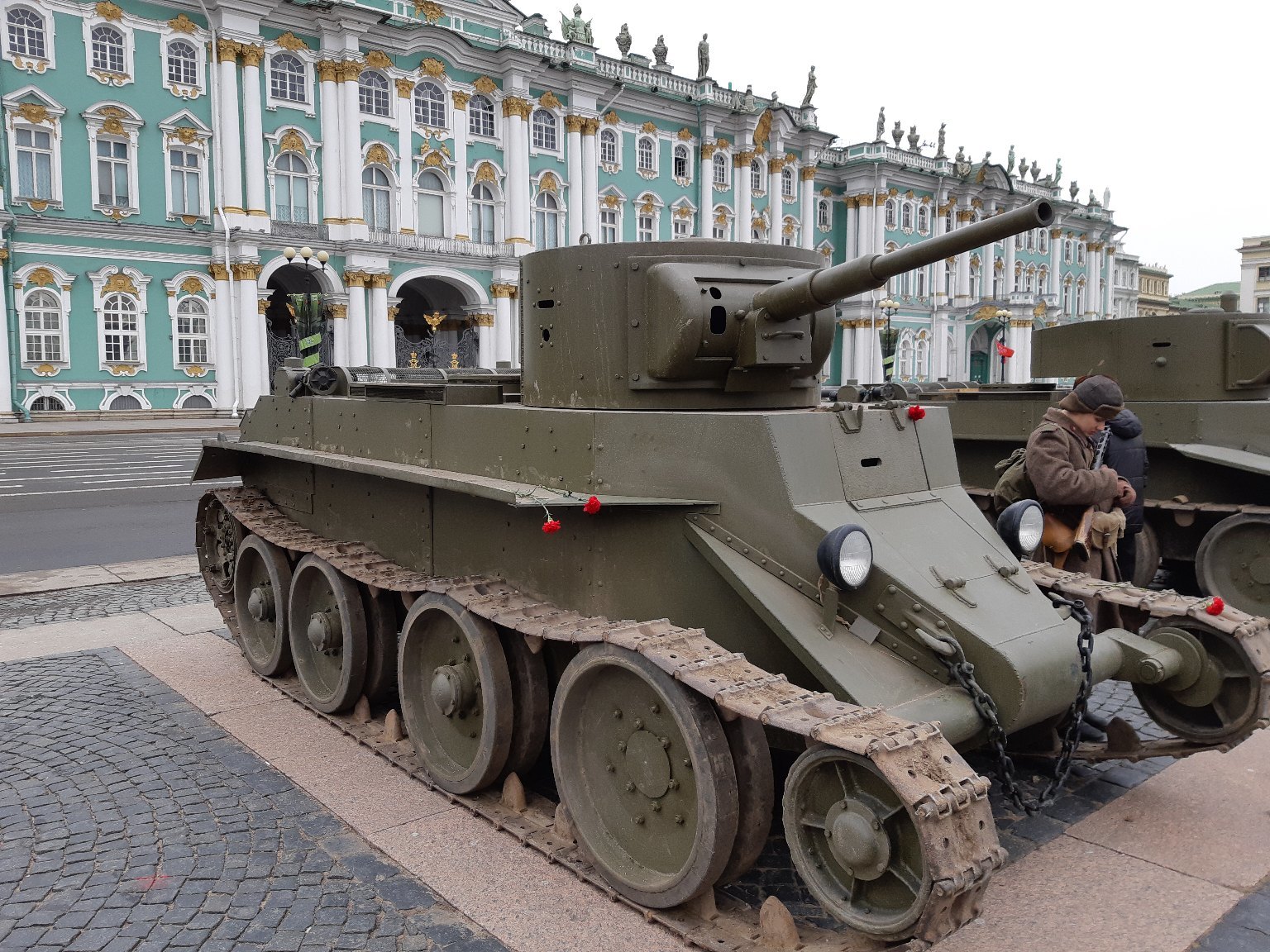 Военная техника на Дворцовой площади 27 января в День снятия блокады Ленинграда. Фото и видео - Моё, День снятия блокады, Санкт-Петербург, Военная техника, Видео, Длиннопост