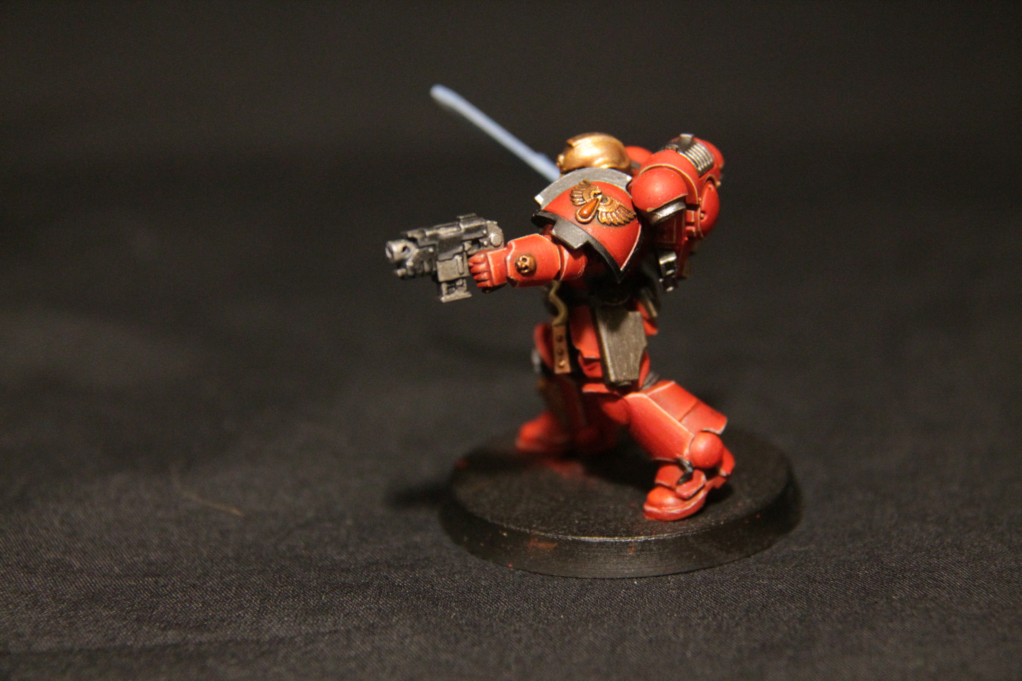 Primaris Lieutenant of the Blood Angels. First paint - My, Warhammer 40k, Warhammer, Space Marine, Wh miniatures, Adeptus Astartes, Blood angels, Painting miniatures, Longpost