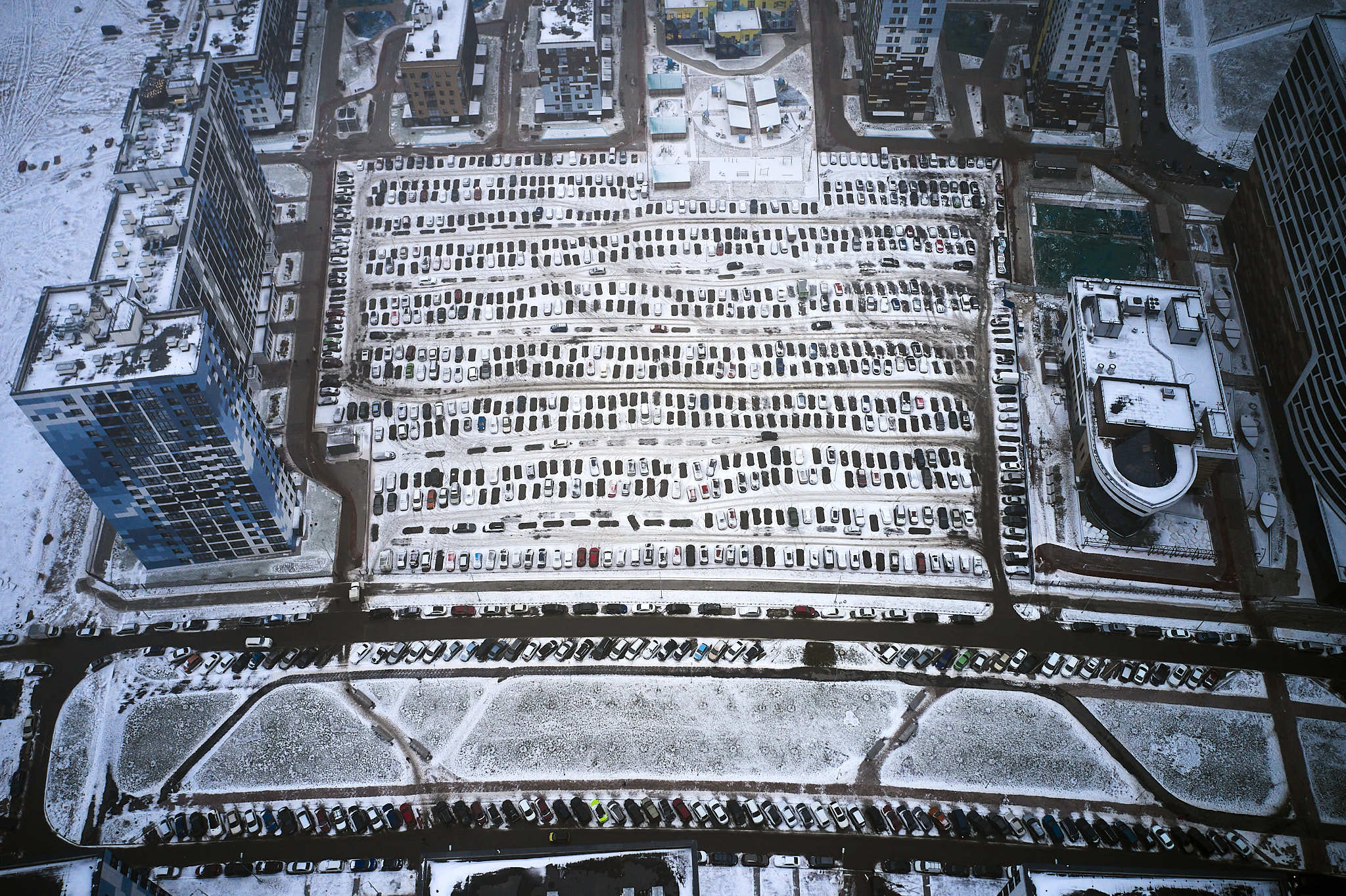 How many cars are there? - Lcd, Parking, Residential complex, Saint Petersburg, Vasilievsky Island, Longpost