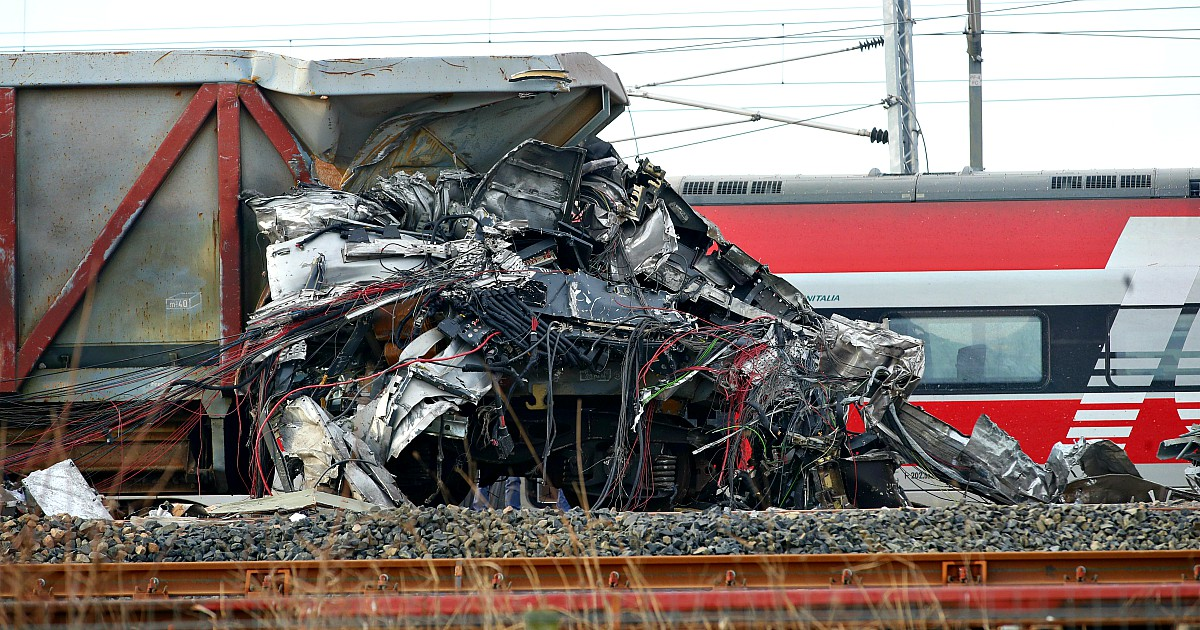 Red Arrow disaster - Railway, Crash, Longpost, Italy