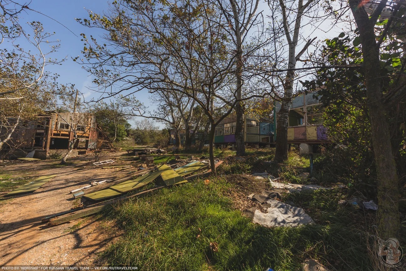 Местечко у моря. Уютный заброшенный пионерский лагерь - Моё, Urbex Crimea, Крым, Пионерский лагерь, Длиннопост