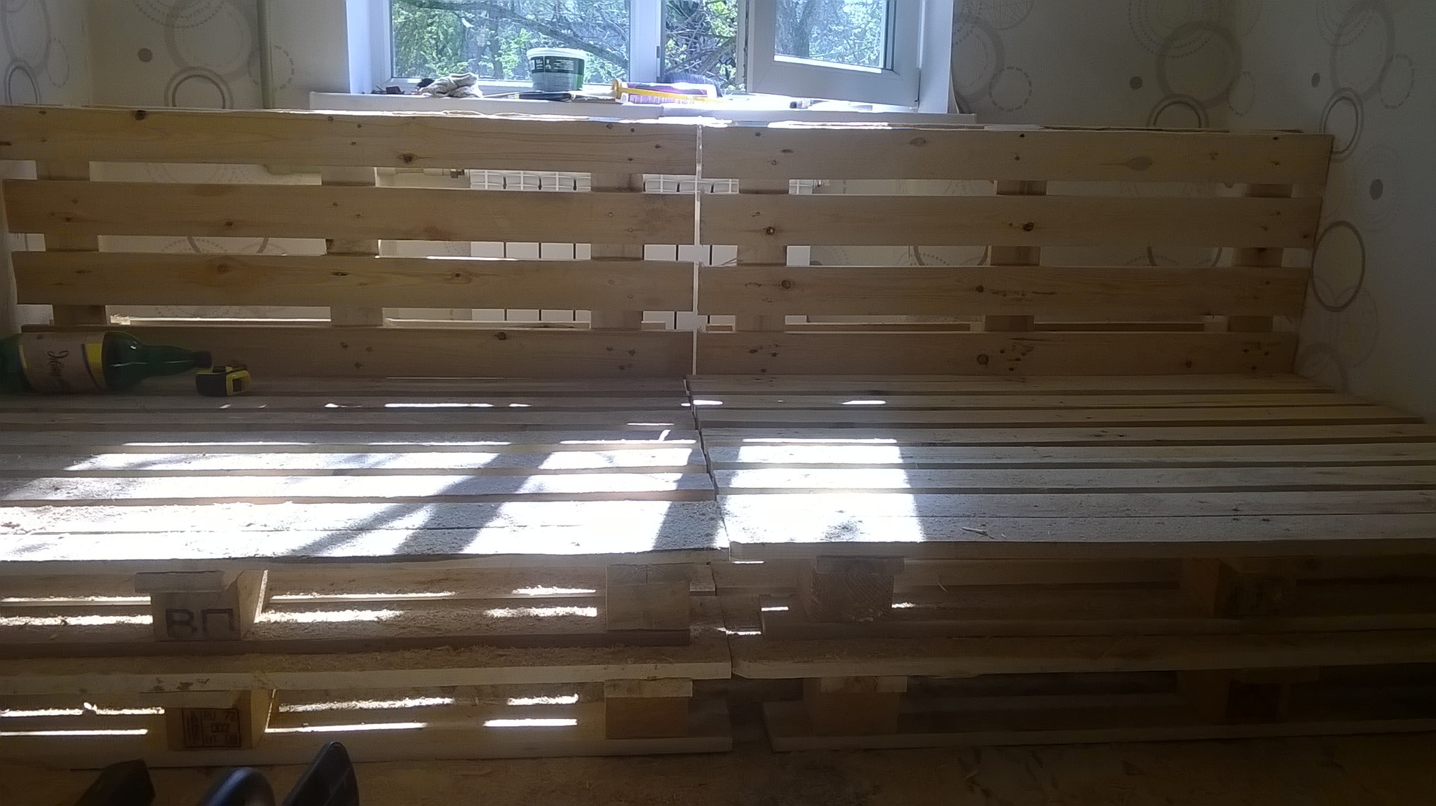 Very budget-friendly arrangement of an apartment with your own hands. Part I. Bedroom - My, Pallets, With your own hands, Longpost, Needlework with process