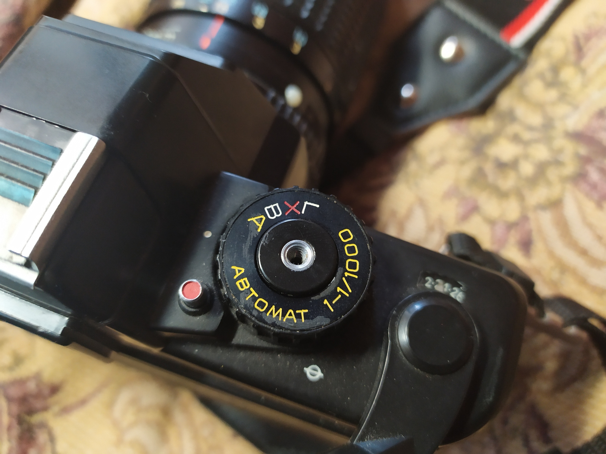 Вопрос владельцам Зенит АМ. Это мой экземпляр какой-то особенный, или у ...