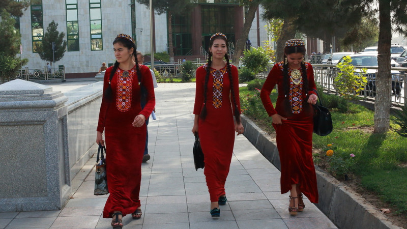 On March 8, women of Turkmenistan will receive three dollars - Turkmenistan, March 8 - International Women's Day, Presents, Generosity