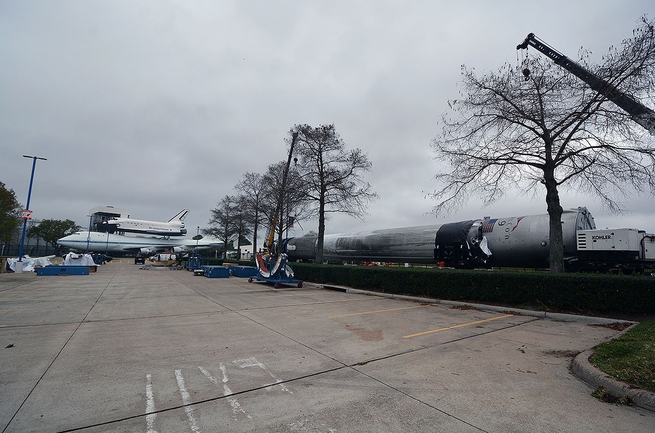 SpaceX puts Falcon 9 rocket on display at Space Center Houston - Spacex, Falcon 9, Cosmonautics, Longpost