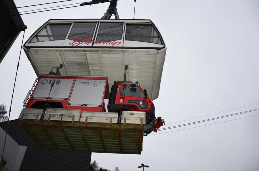 When the only minibus is a cable car - Cable car, Switzerland, Longpost, Video