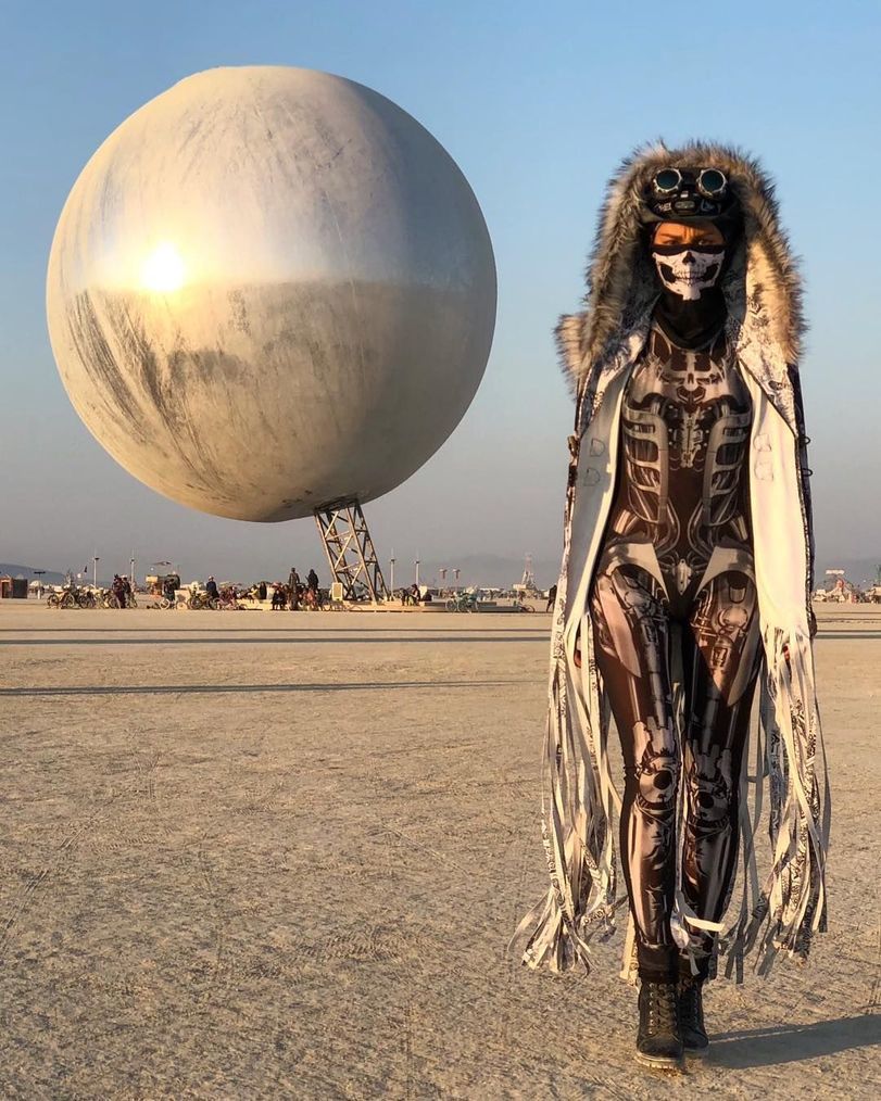 Burning Man - Фестиваль, Burning Man, Девушки, Платье, Невада, США, Пустыня