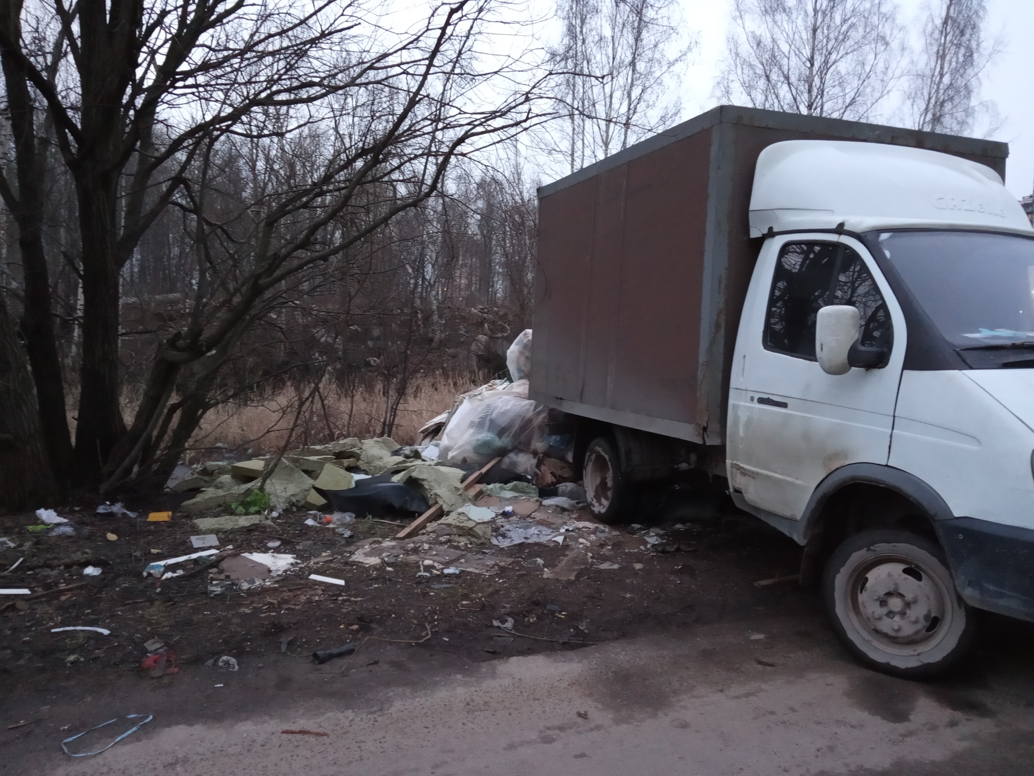 Сброс мусора в городе | Пикабу