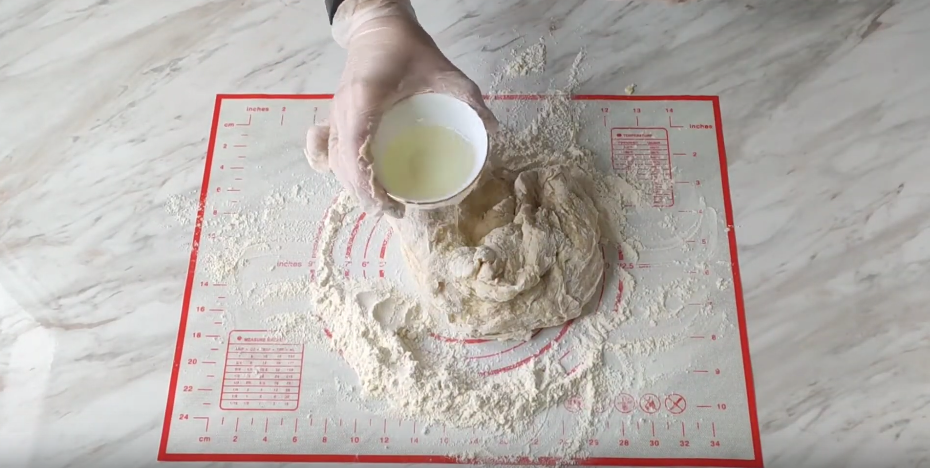 Detailed recipe for yeast dough for pies. Suitable for any filling - My, Cooking, Video recipe, Bakery products, Dough, Video, Longpost