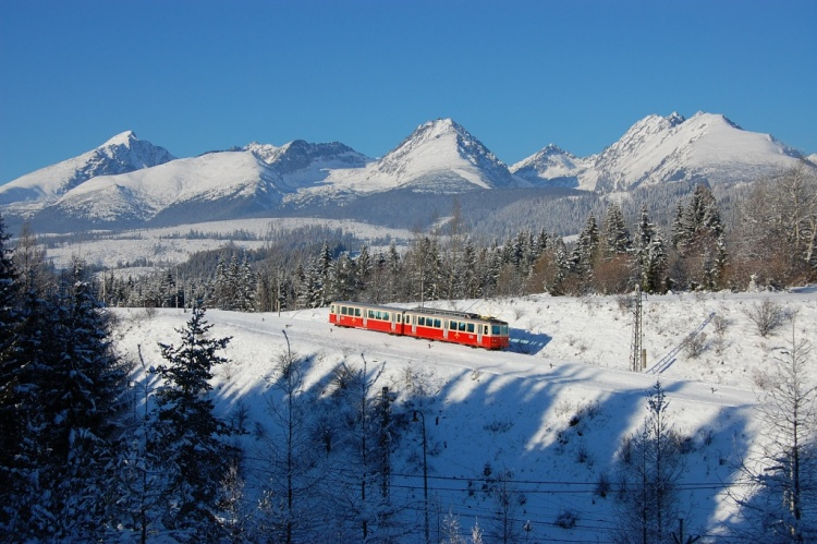 Rack railway in the Tatras - Railway, Gear rail, Slovakia, Tatra Mountains, Stadler, Video, Longpost