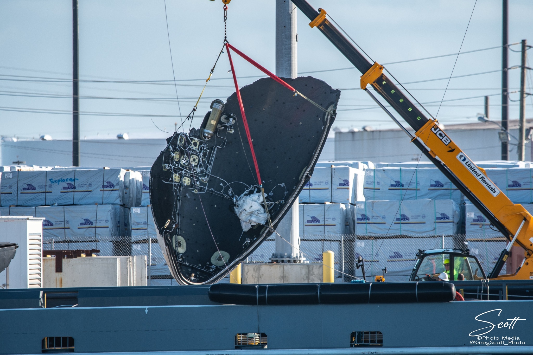 Ships to catch radome flaps arrived at Port Canaveral - Spacex, Head fairing, Cape Canaveral, Longpost