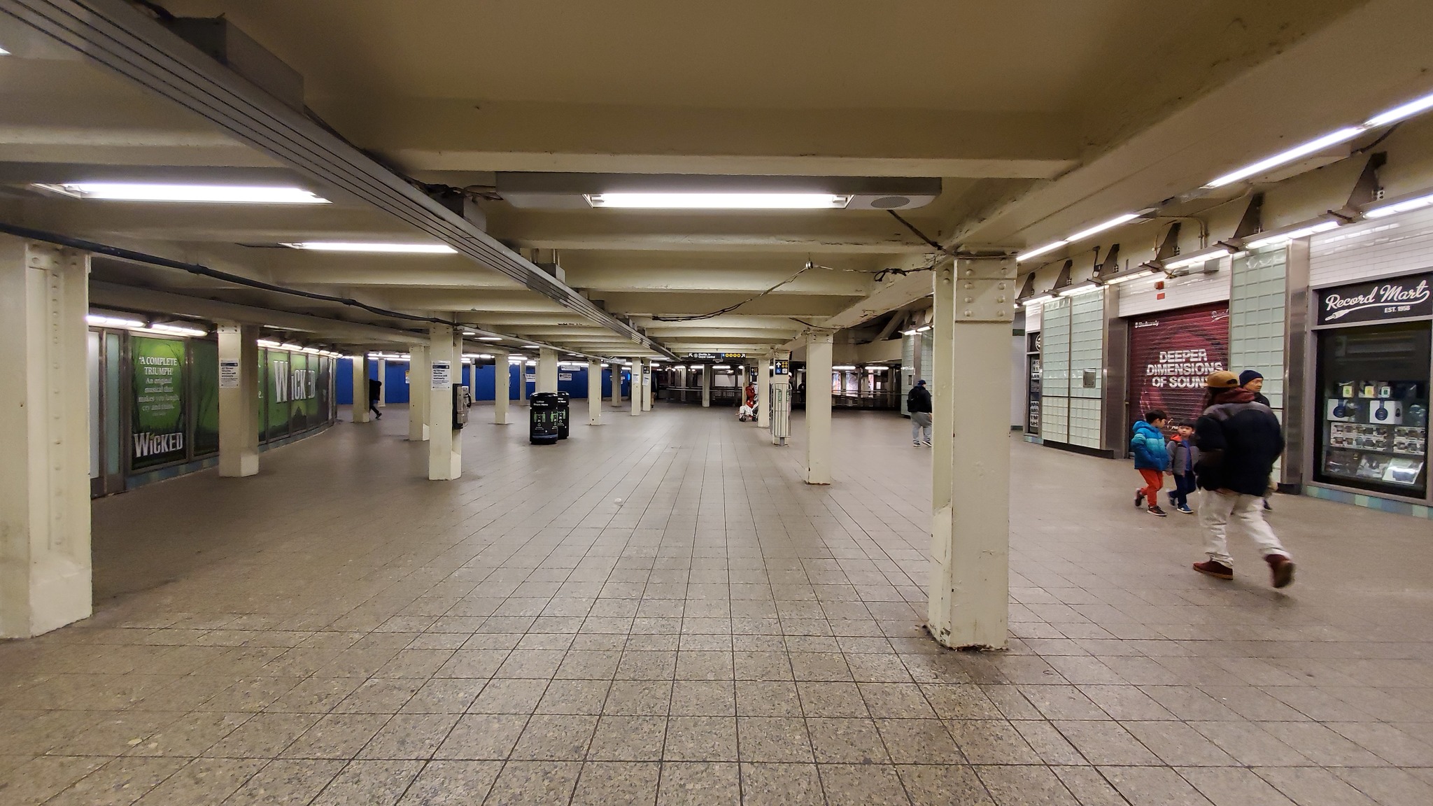 Empty subway in New York due to Coronavirus - My, Coronavirus, Epidemic, New York, Metro, Station, Video, Longpost, Vertical video