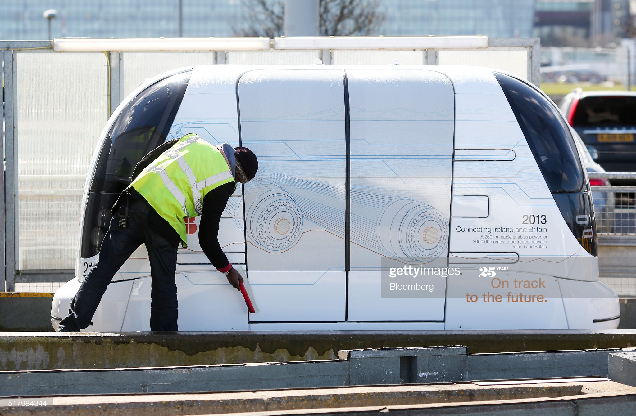 Heathrow driverless transport - London Heathrow, London, Great Britain, Unmanned vehicles, Industrial Design, Video, Longpost