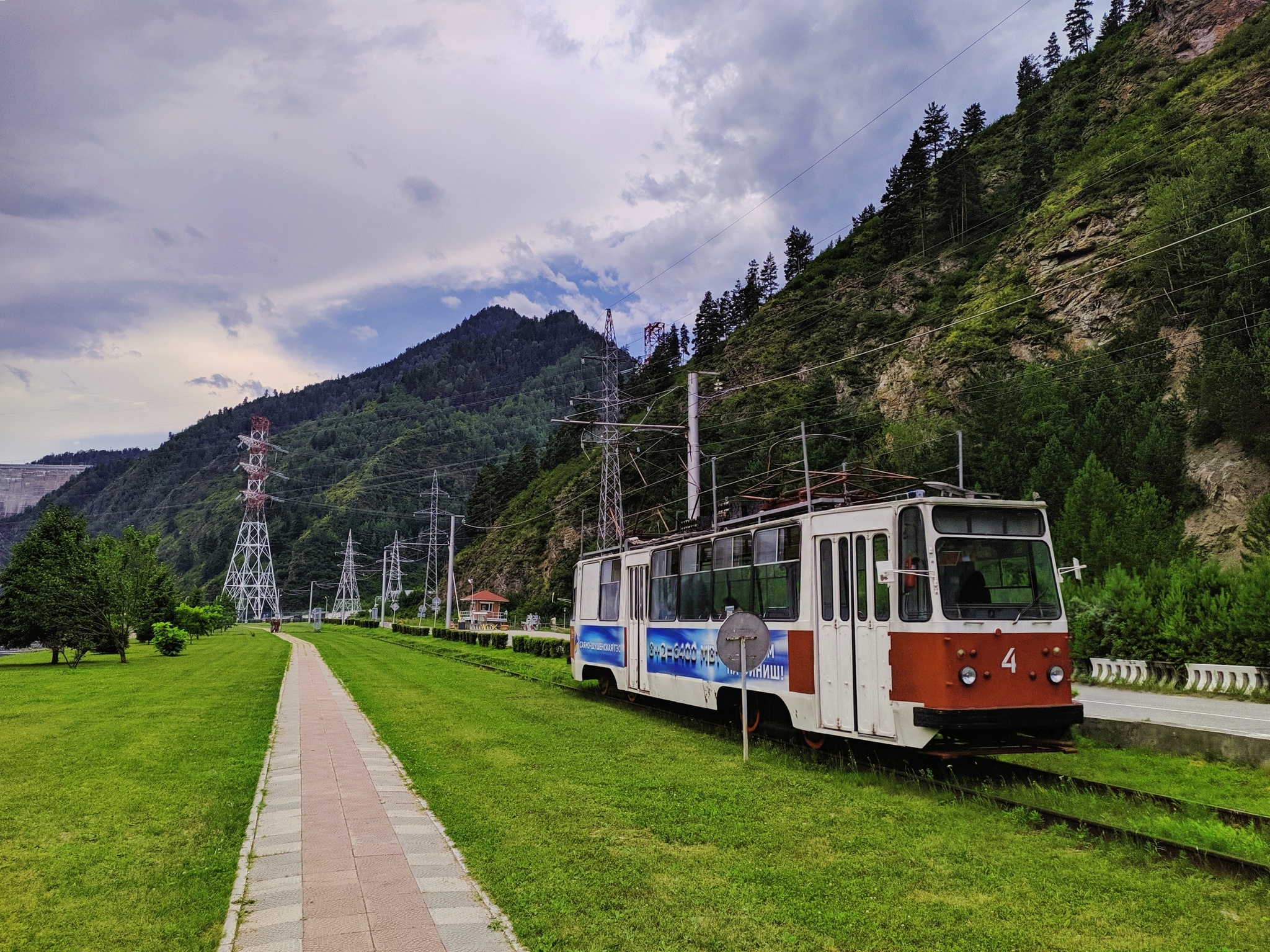 I wander around the city alone - Abakan and SShGES - My, Khakassia, Abakan, Sayano-Shushenskaya HPP, Cheryomushki, Travel across Russia, Travels, Photobritish, Video, Longpost