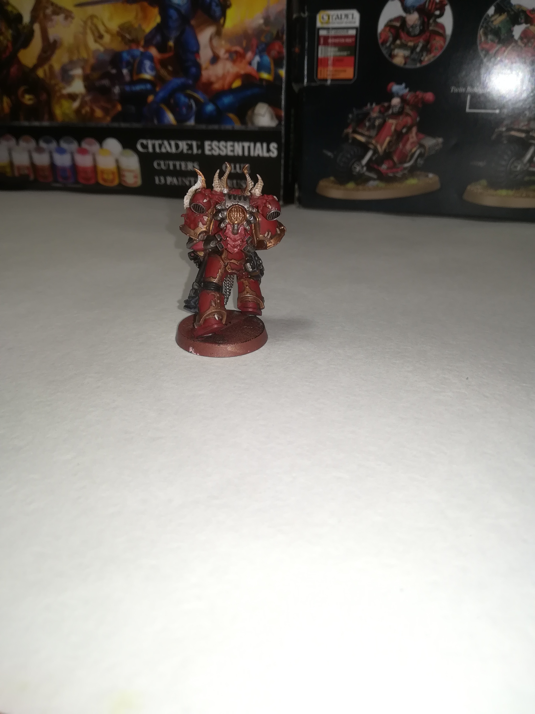 My third paint job. I would like to hear constructive criticism - Warhammer, Hobby, Painting miniatures, Chaos space marines, Longpost