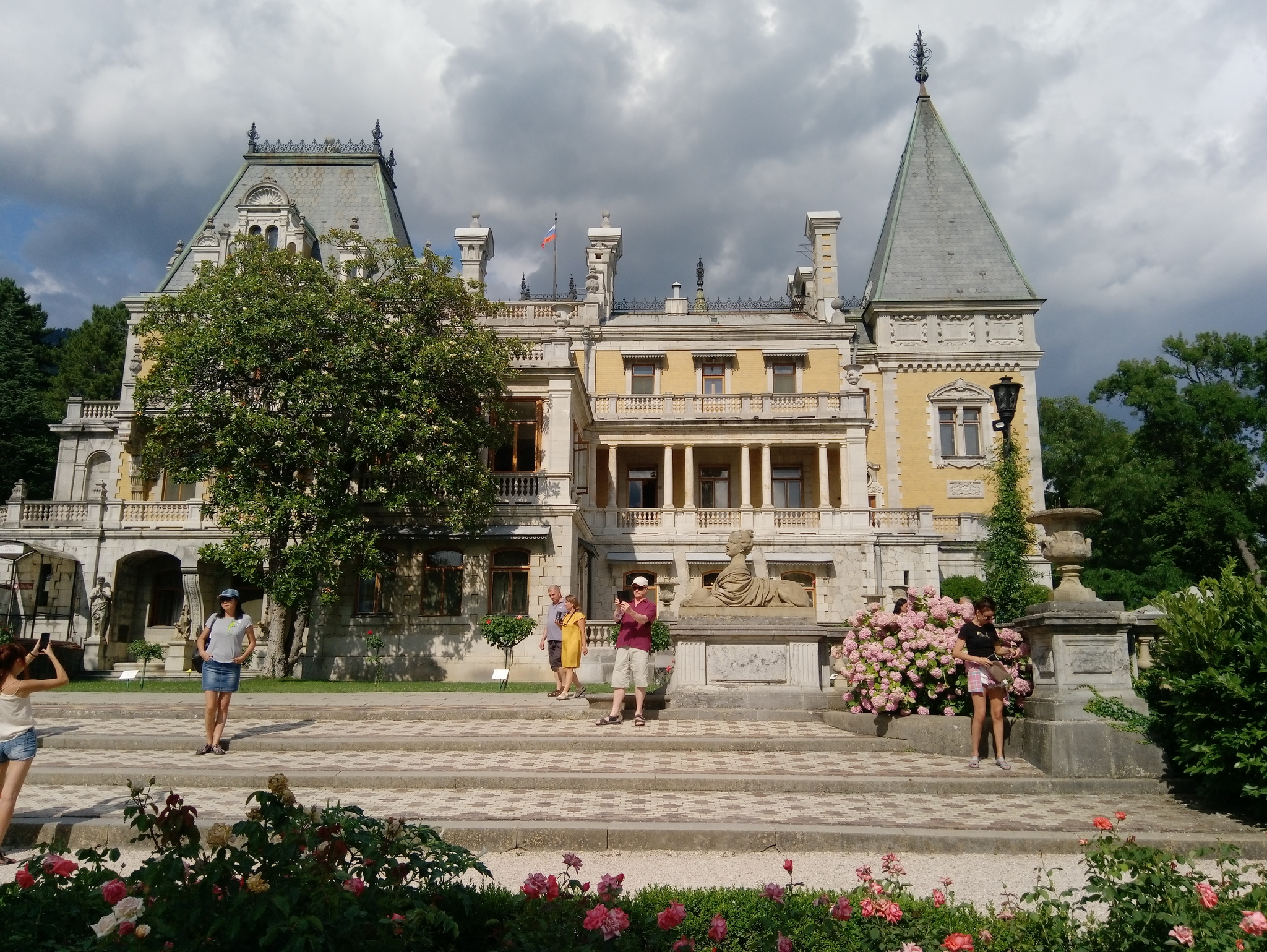 Massandra Palace...) - My, Crimea, Yalta, Massandra, Castle, Holidays in Russia, Black Sea, Architectural monument, Travels, Longpost