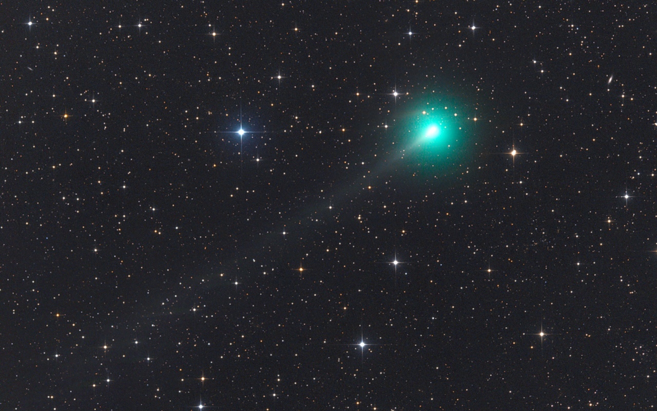 Comet Atlas is rapidly brightening - Space, Comet, Video