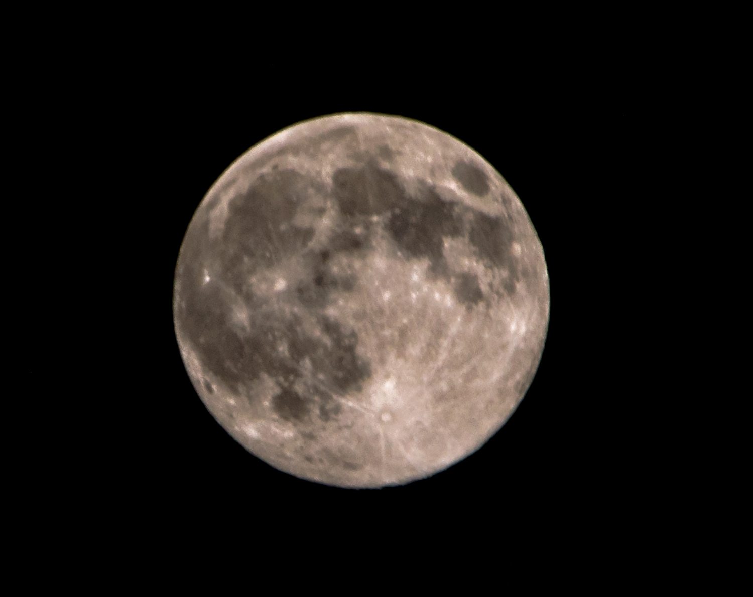 Today's pink supermoon - My, moon, Full moon, April, Nikon