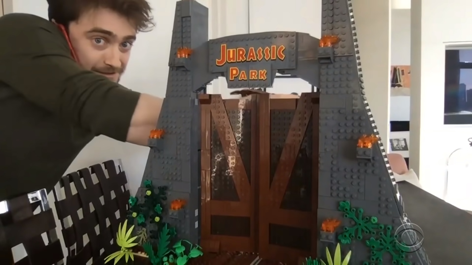 Daniel Radcliffe builds LEGO in quarantine - Daniel Radcliffe, Actors and actresses, Celebrities, Storyboard, Lego, Quarantine, Longpost