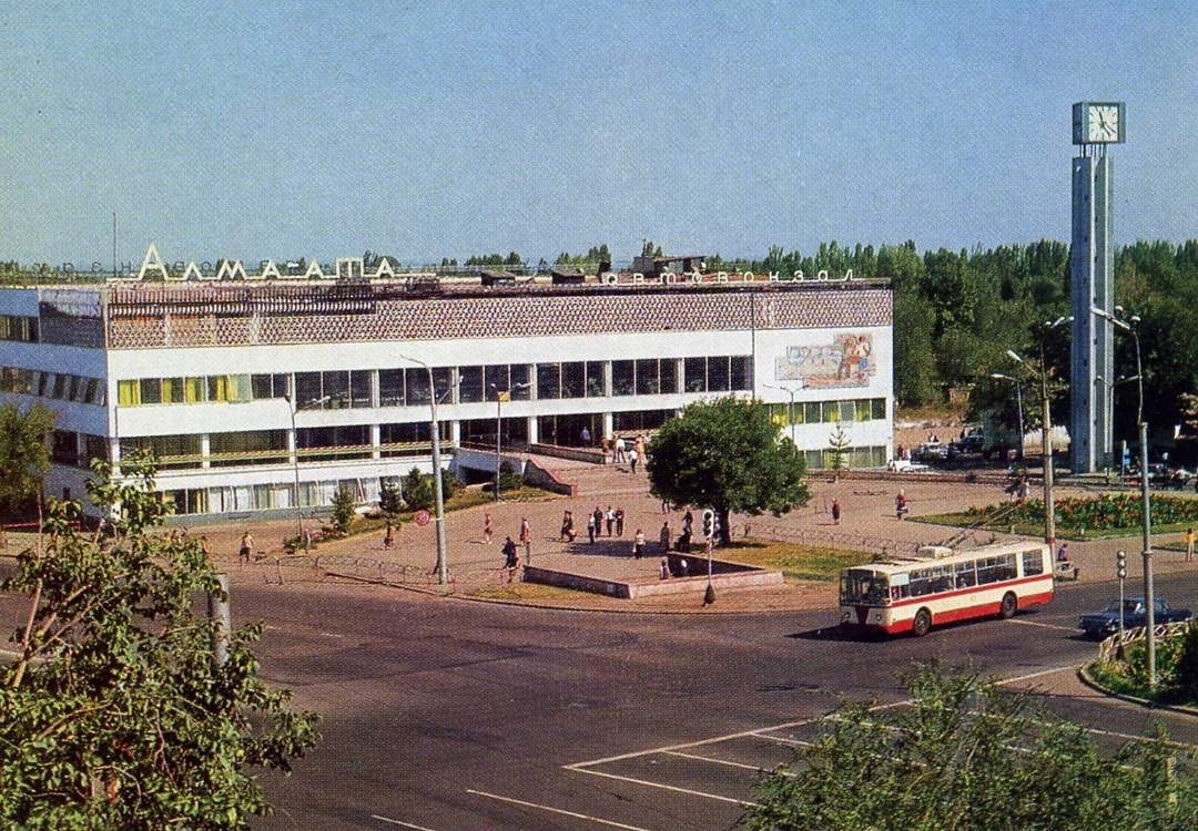 Автовокзал Саяхат (1977 год) | Пикабу