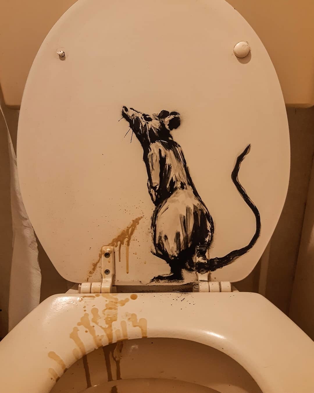 Banksy created an art piece on the theme of self-isolation - Banksy, Self-isolation, Epidemic, Images, Coronavirus, Longpost, Rat