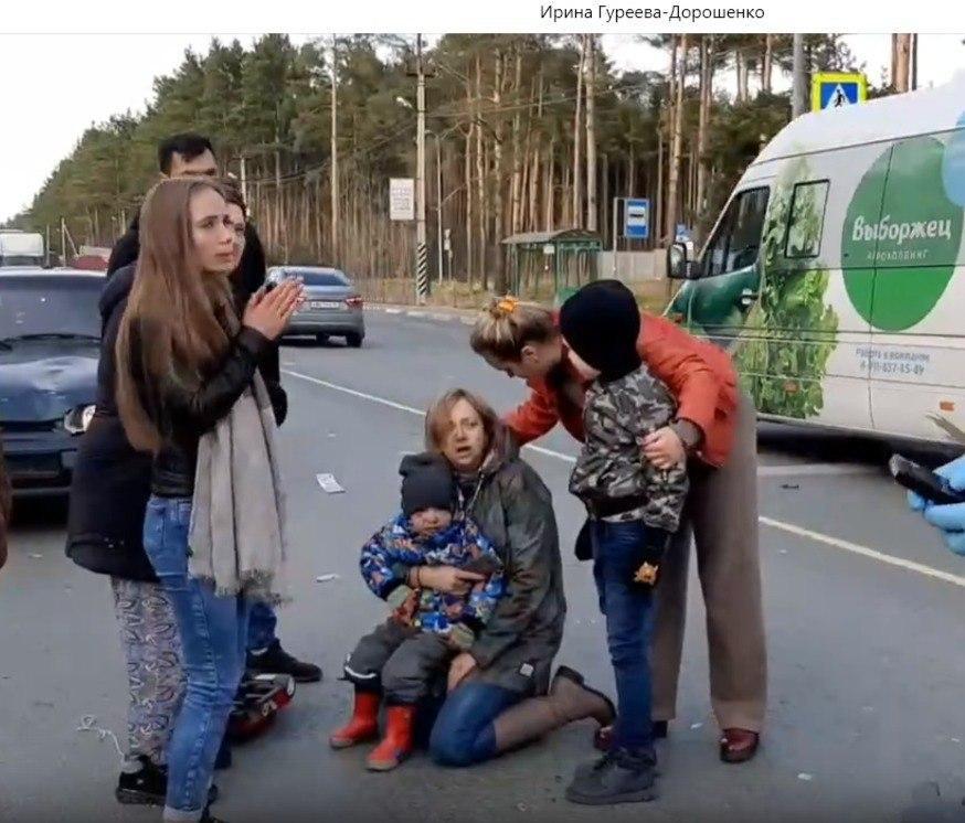 On Koltushskoe Highway near Vsevolozhsk (Lenoblast), a reckless driver hit a mother with three children at a pedestrian crossing - Road accident, State of emergency, Video, Longpost, Negative, Vsevolozhsk, Leningrad region, Mat