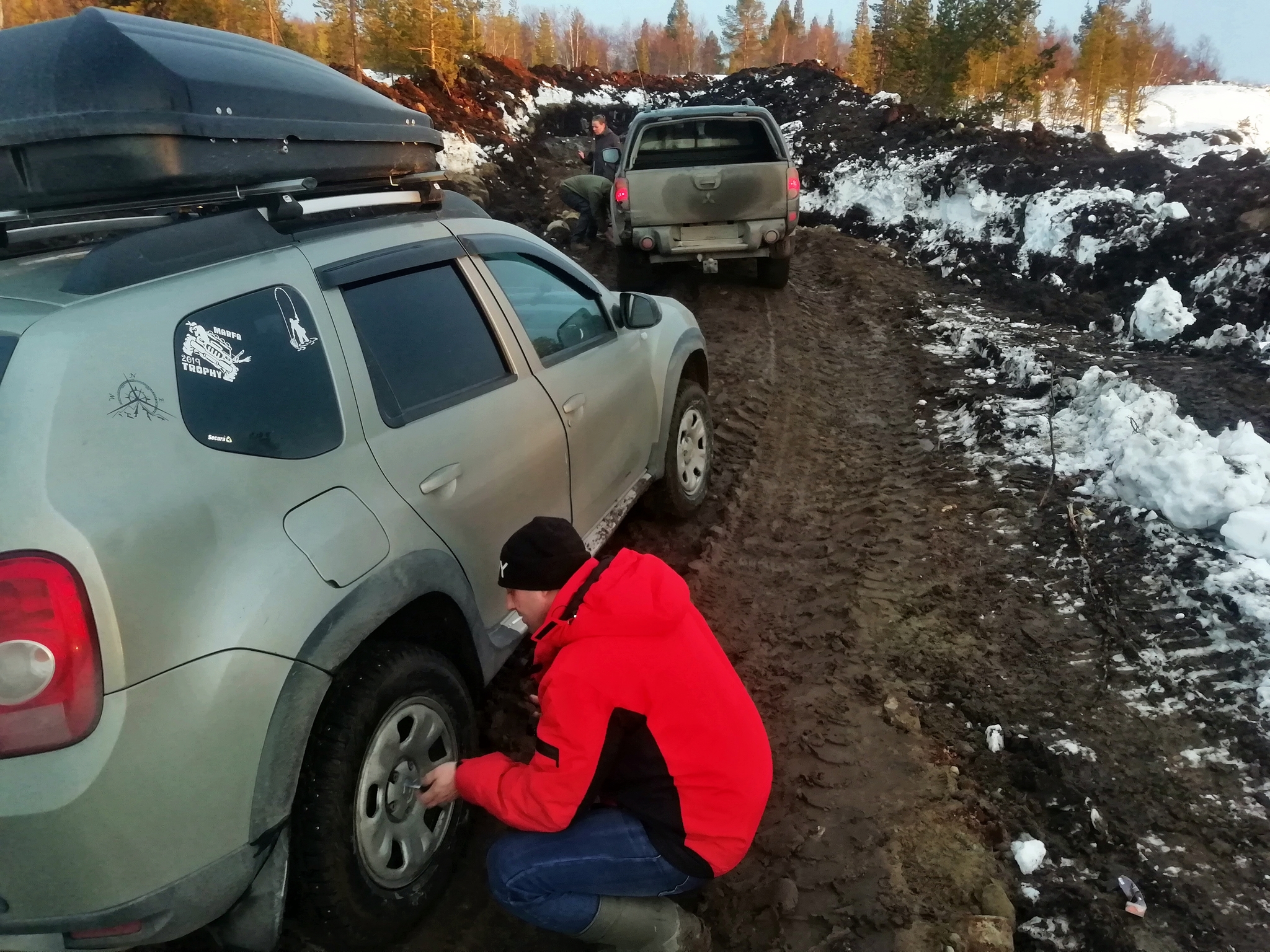 We found dirt! Road reconnaissance along power lines. PerekatiKolsky, Duster, L200, 4x4, Offroad, Murmansk - My, Renault Duster, Mitsubishi, Offroad, 4x4, Murmansk, Kola Peninsula, Dirt, Route, Video, Longpost