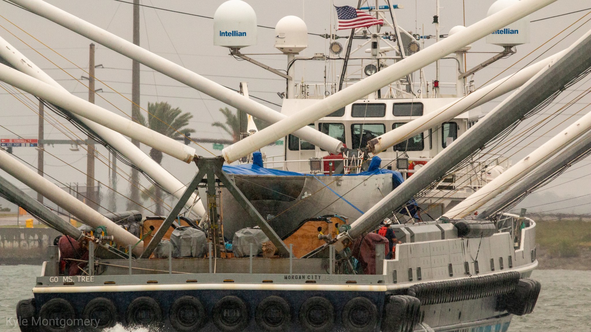 Ships with Falcon 9 fairing flaps arrived at Port Canaveral - Spacex, Head fairing, Cape Canaveral, Dragon 2, Cosmonautics, Video, Longpost