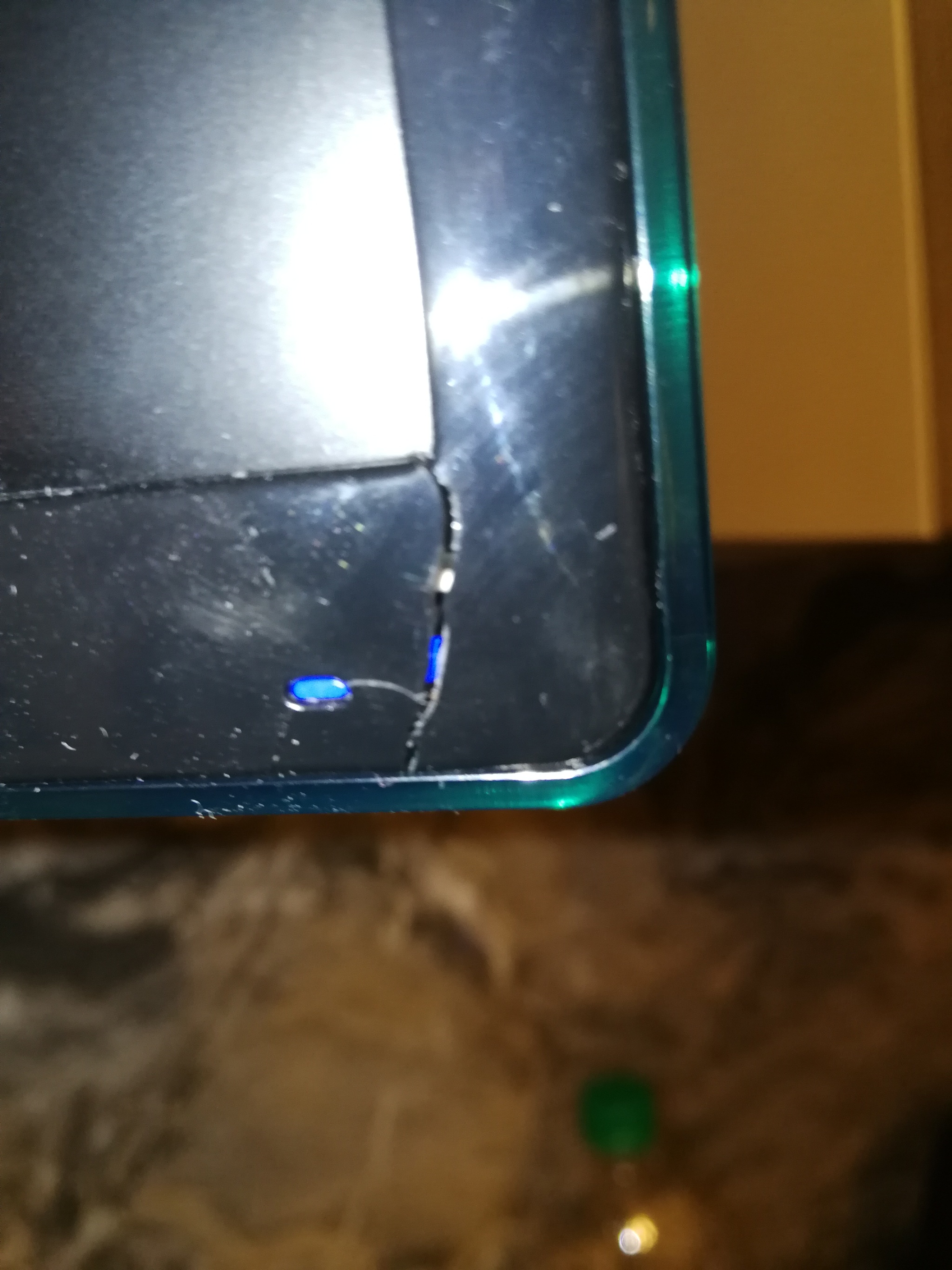 The inner frame of the Samsung TV burst - My, Samsung, Crack, Longpost