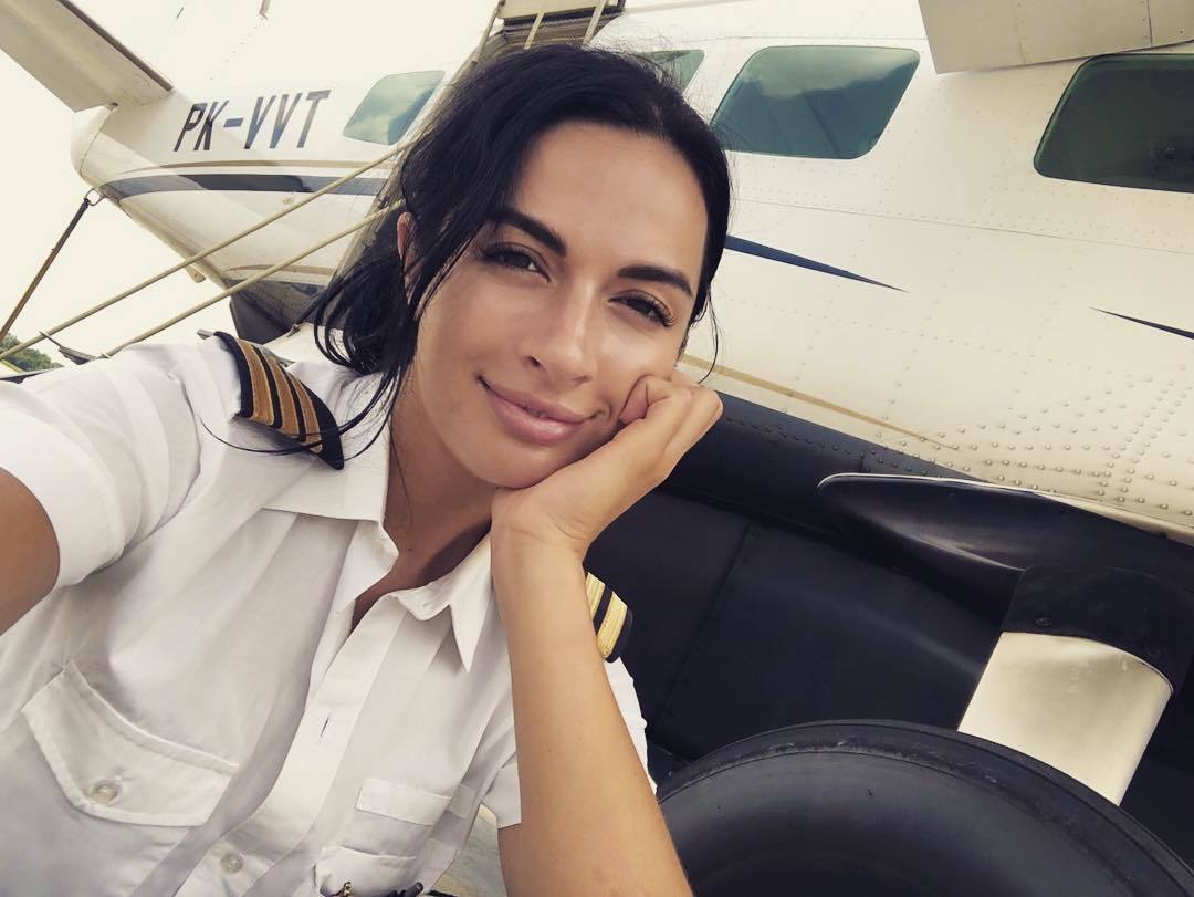 Commercial Pilot Kristina - NSFW, Girls, Erotic