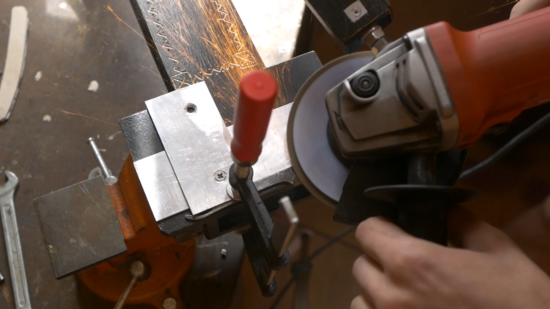 I haven't shaved for 30 years, so I made a straight razor - My, Homemade, Knife, Handmade, With your own hands, Needlework, Berendey, Video, Longpost, Straight razor