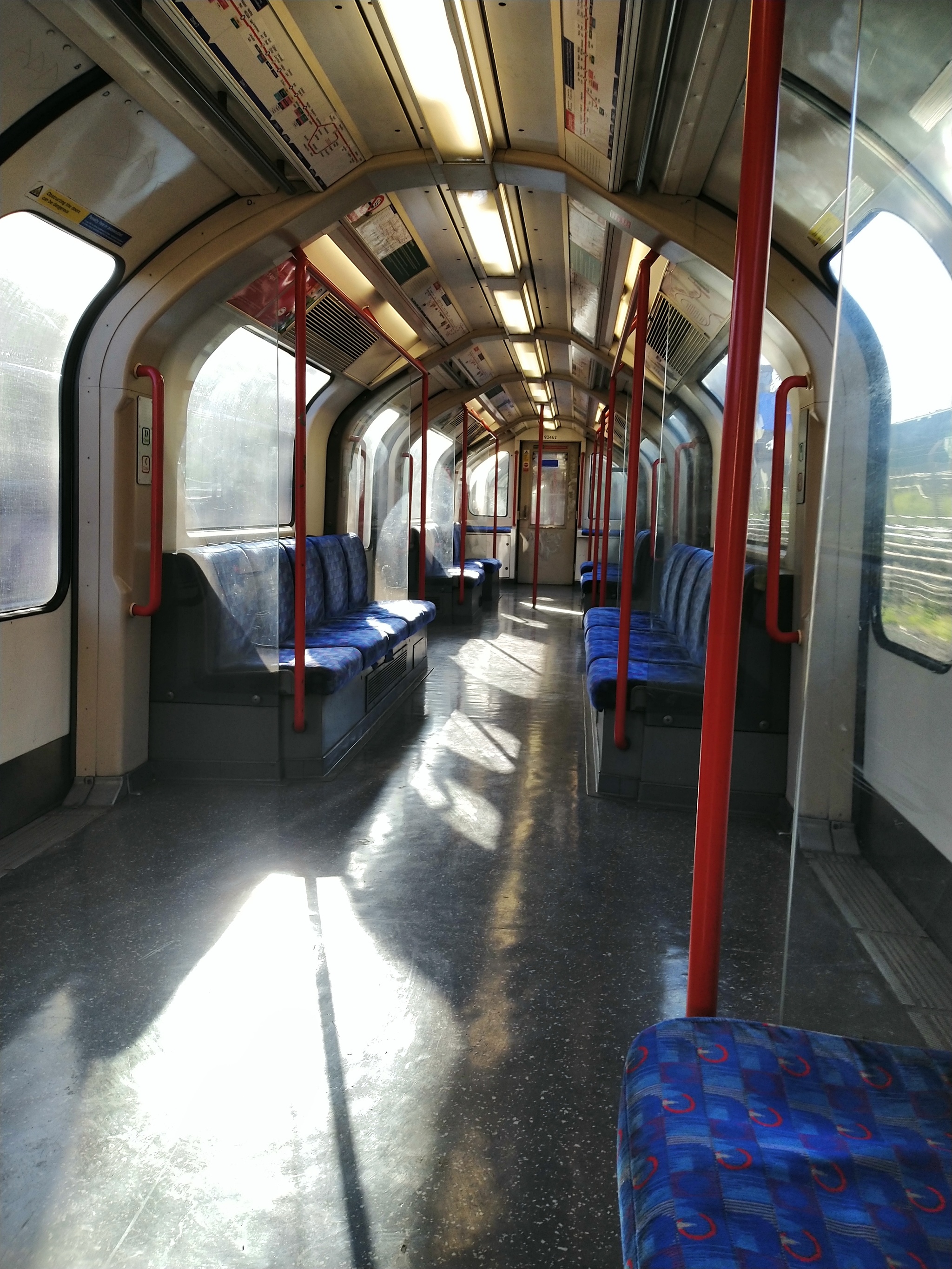 Taking the subway to work at 7:00 am - My, London, Metro, Coronavirus, Public transport, Railway carriage, Longpost