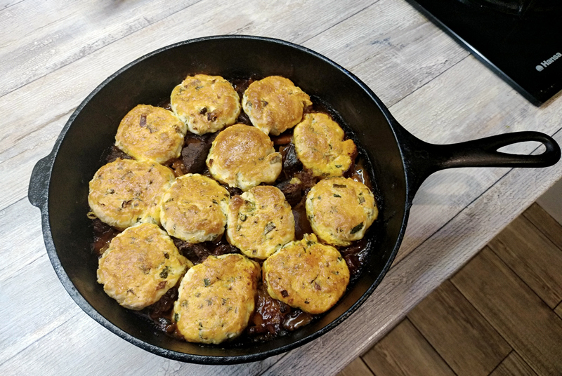 Beef with scones (Rinderschmortopf mit Kraeuter-Scones) - My, Recipe, Meat, Beef stew, Scones, Longpost