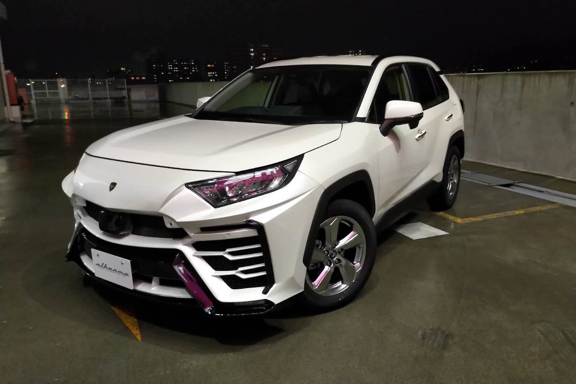 Lamborghini Urus style body kit released for Toyota RAV4 - Toyota, Toyota RAV4, Urus, Lamborghini, Tuning, Body kit, Longpost