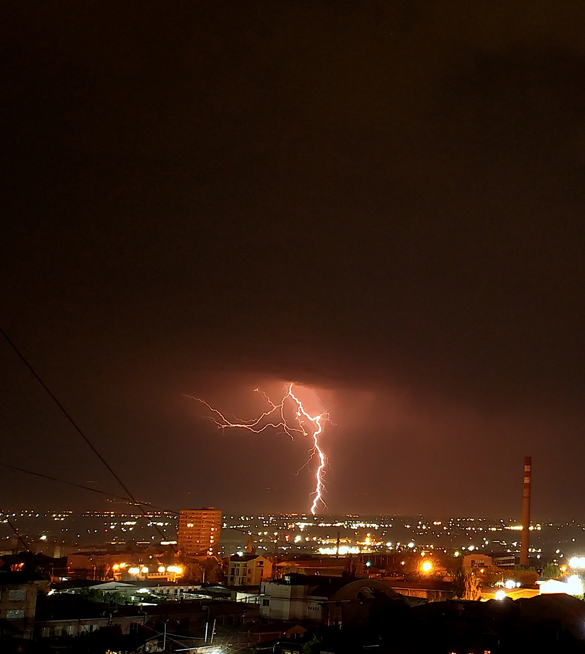 There was a thunderstorm at night, I took a photo of some lightning, part 2 - My, The photo, Mobile photography, Lightning, Thunderstorm, Night, Longpost