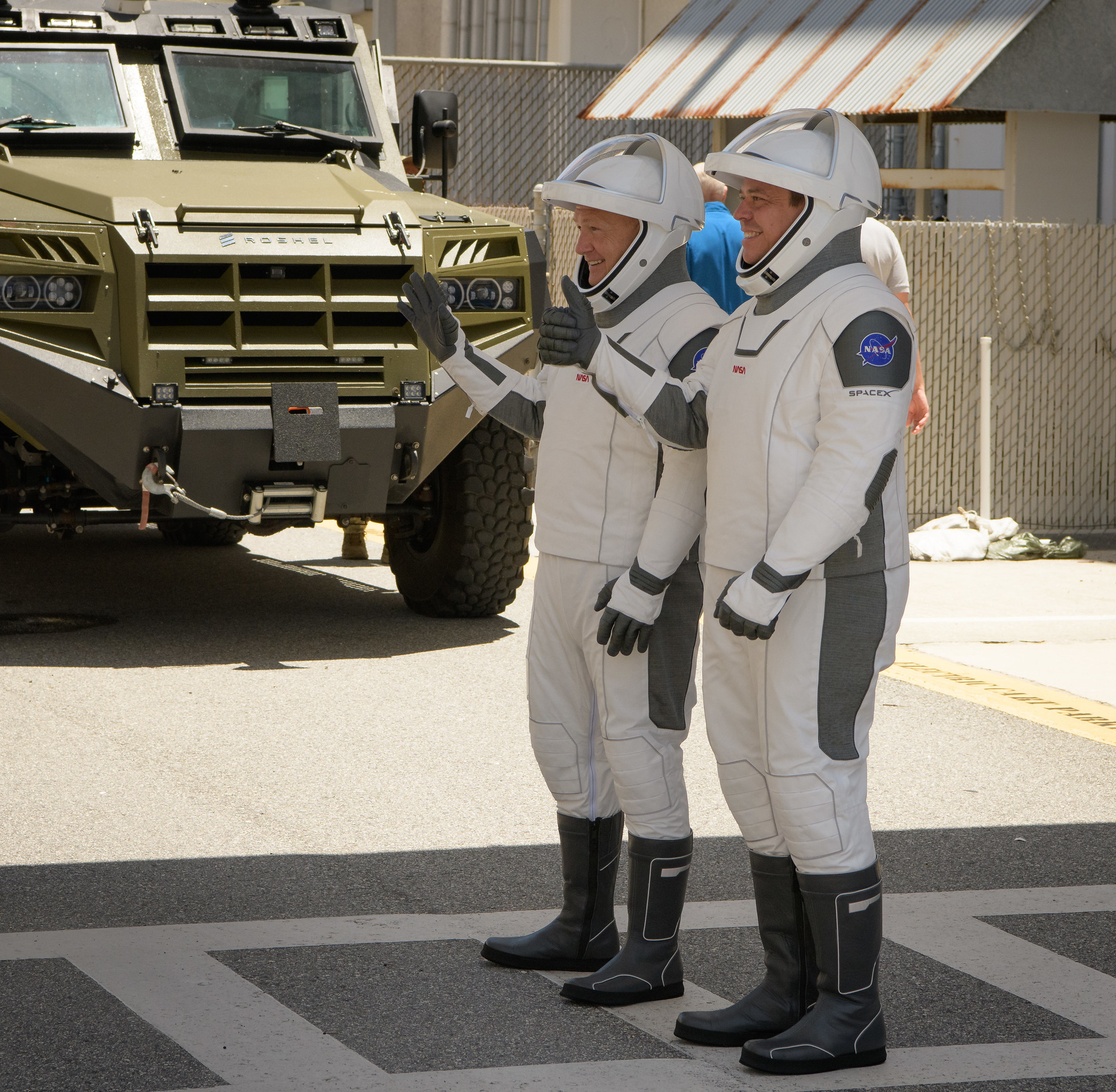 SpaceX and NASA have completed training with the crew and Crew Dragon. Photos - Spacex, NASA, Dragon 2, Astronaut, Space, Longpost, Video