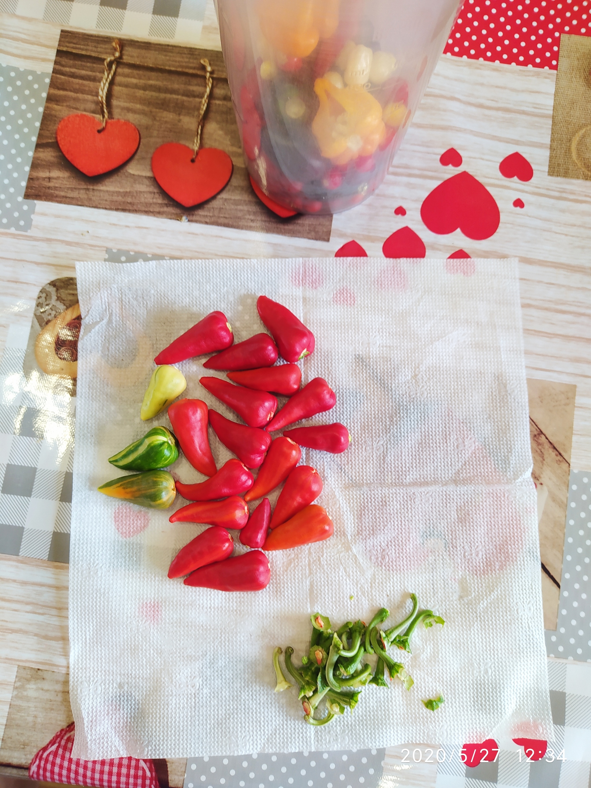 Sriracha assorted, harvesting, preparing for cooking (part 1) - My, Vegetable garden on the windowsill, Hot peppers, Hobby, Pepper farming, Cooking, Spicy sauce, Longpost