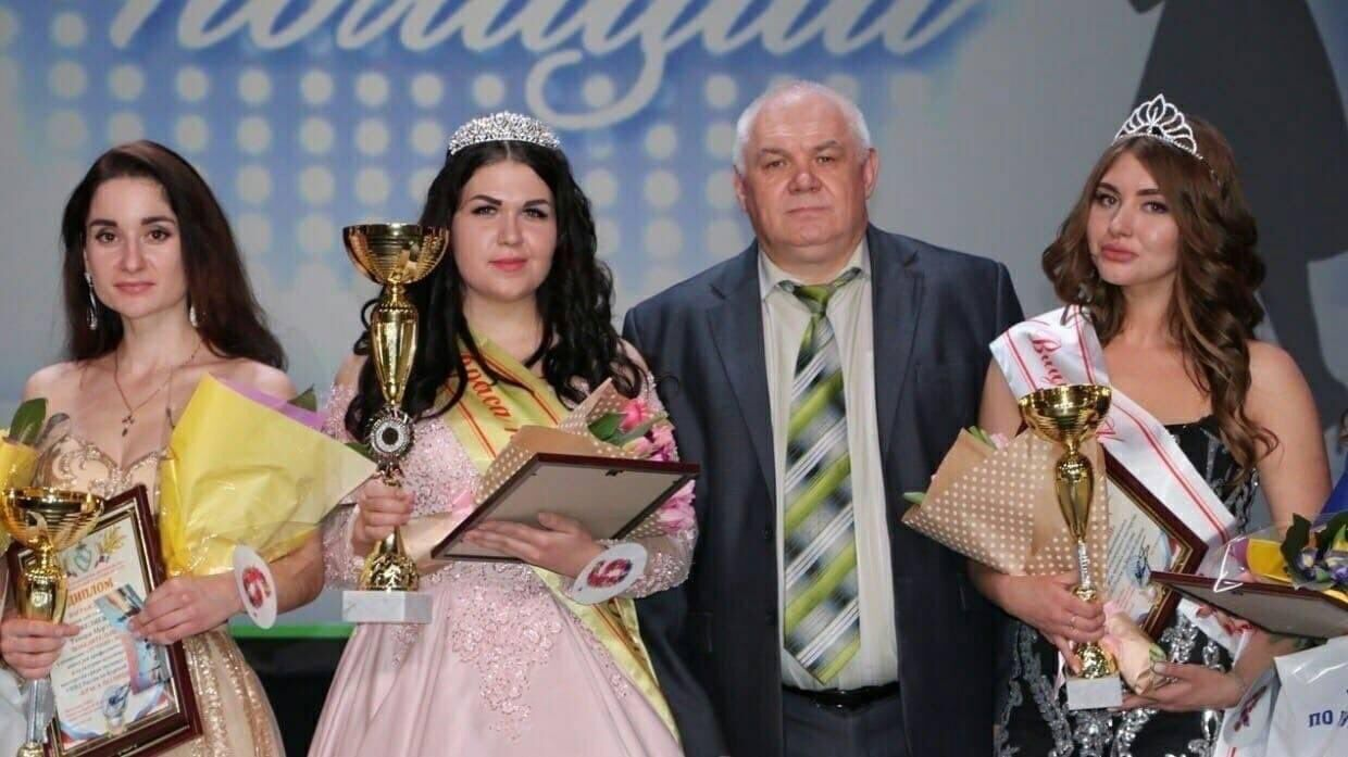 The winner of the “Beauty of the Police” competition with her father. General of the Ministry of Internal Affairs - Beauty contest, Police, Longpost