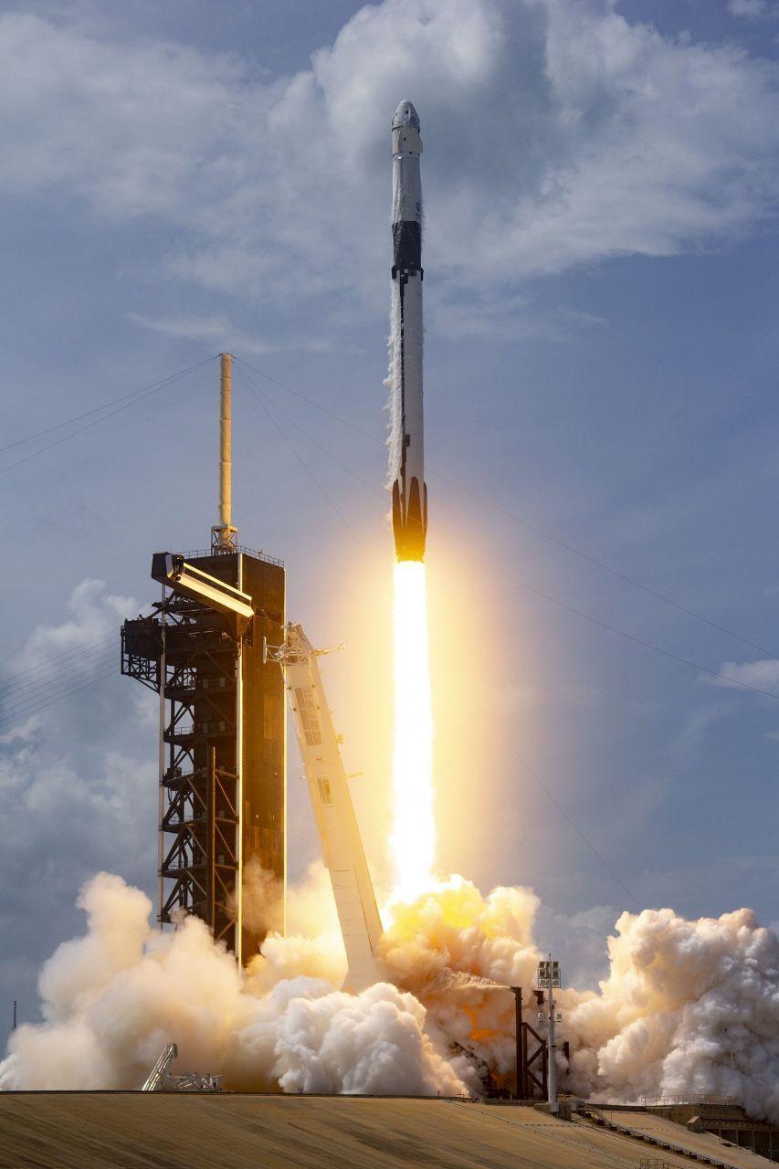 Photos of the launch of the Falcon 9 launch vehicle with the Crew Dragon manned spacecraft to the ISS - Spacex, NASA, Dragon 2, Falcon 9, Running, Space, Longpost