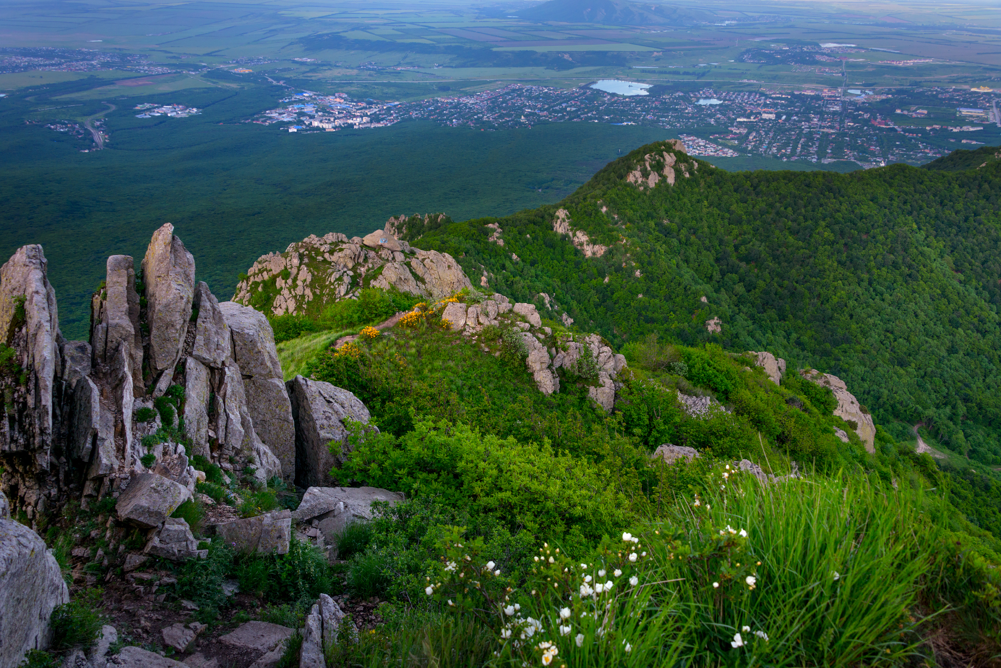 The last day of spring on Mount Beshtau - My, Landscape, May, The mountains, Beshtau, Vertex, Longpost