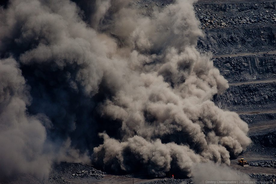 Big explosion in a big quarry - Career, Explosion, Stary Oskol, Longpost, Video