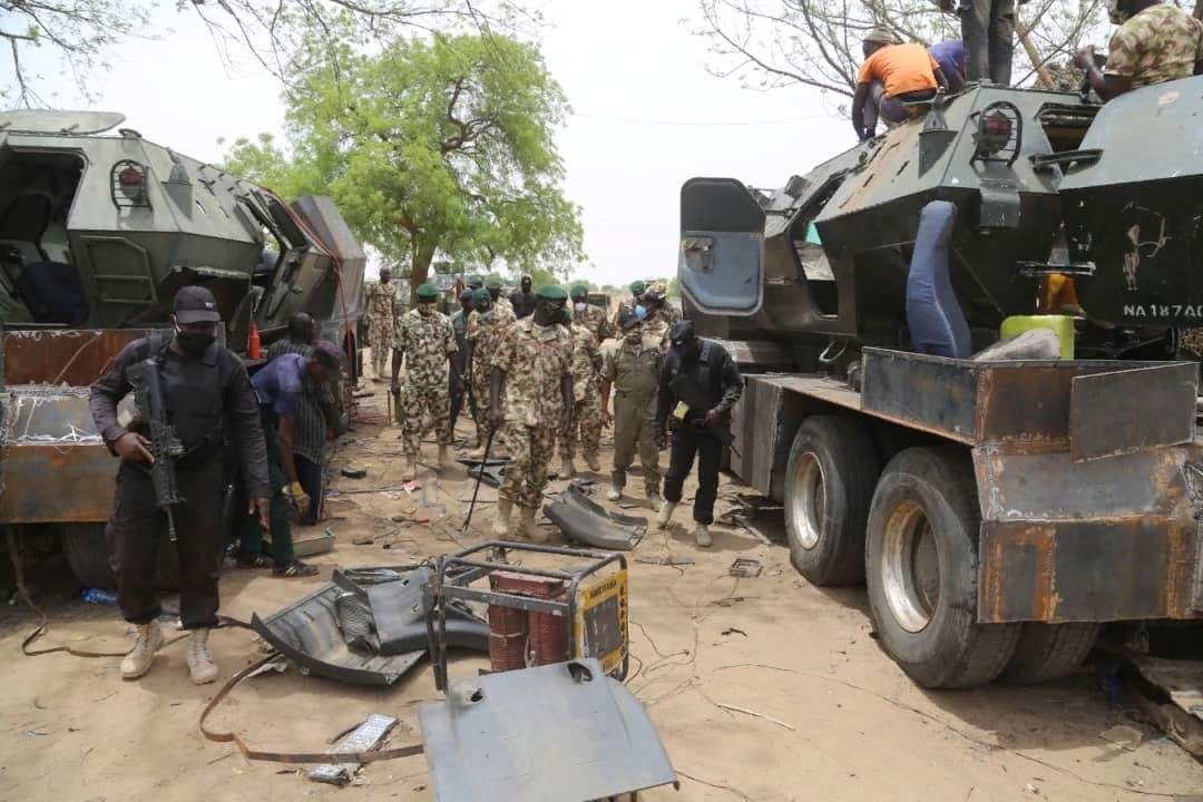 Crazy hands - Nigeria, Truck, Armoured personnel carriers, crazy hands