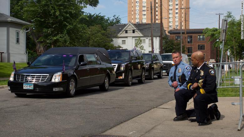 The mayor of Minneapolis sobs at the coffin of George Floyd. They didn't even cry for Michael Jackson like that - USA, Death of George Floyd, Video, Longpost