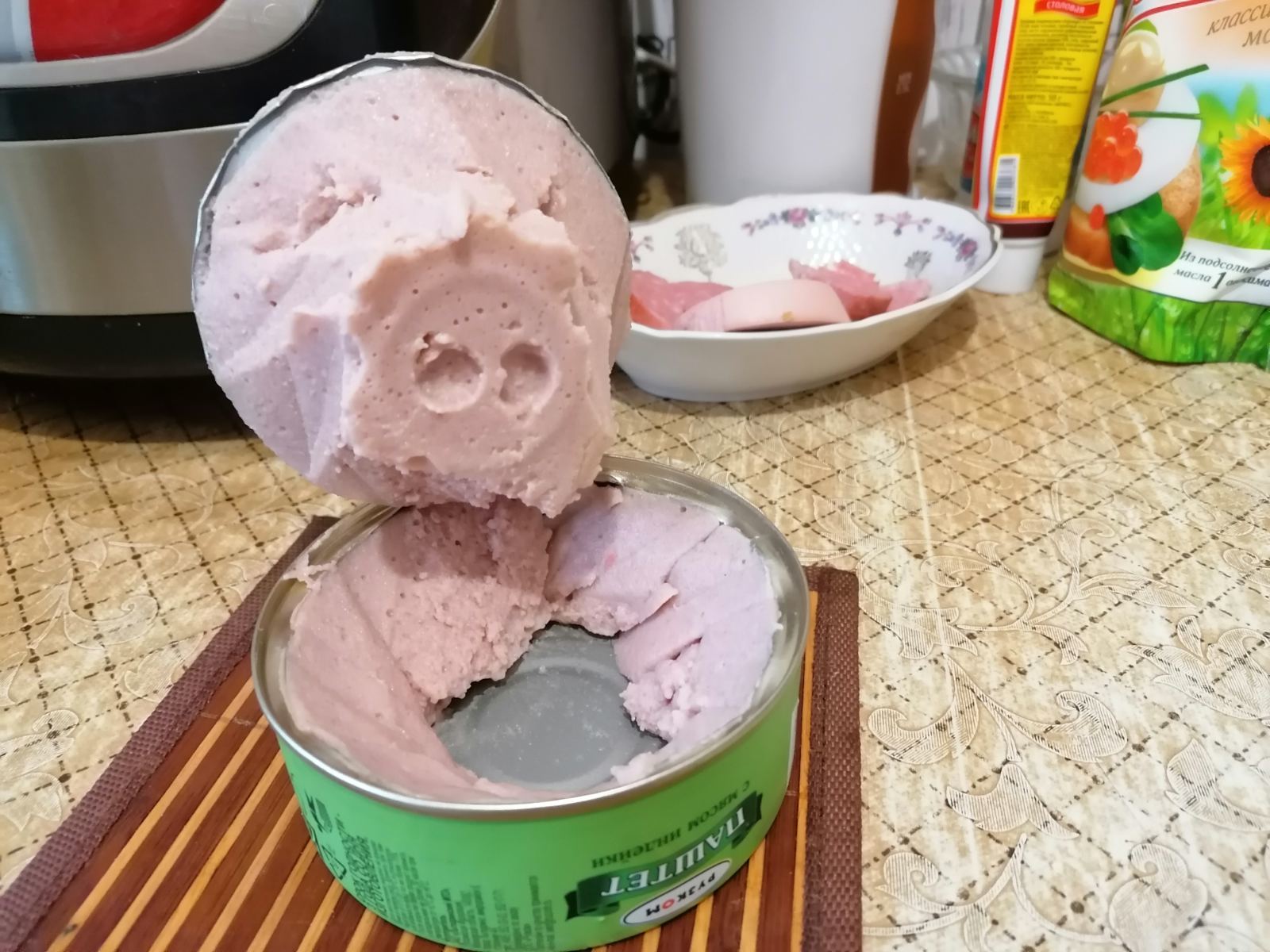 B - Imagination - My, Imagination, Fantasy, Piglets, Pig, Pate, Canned food, Pareidolia