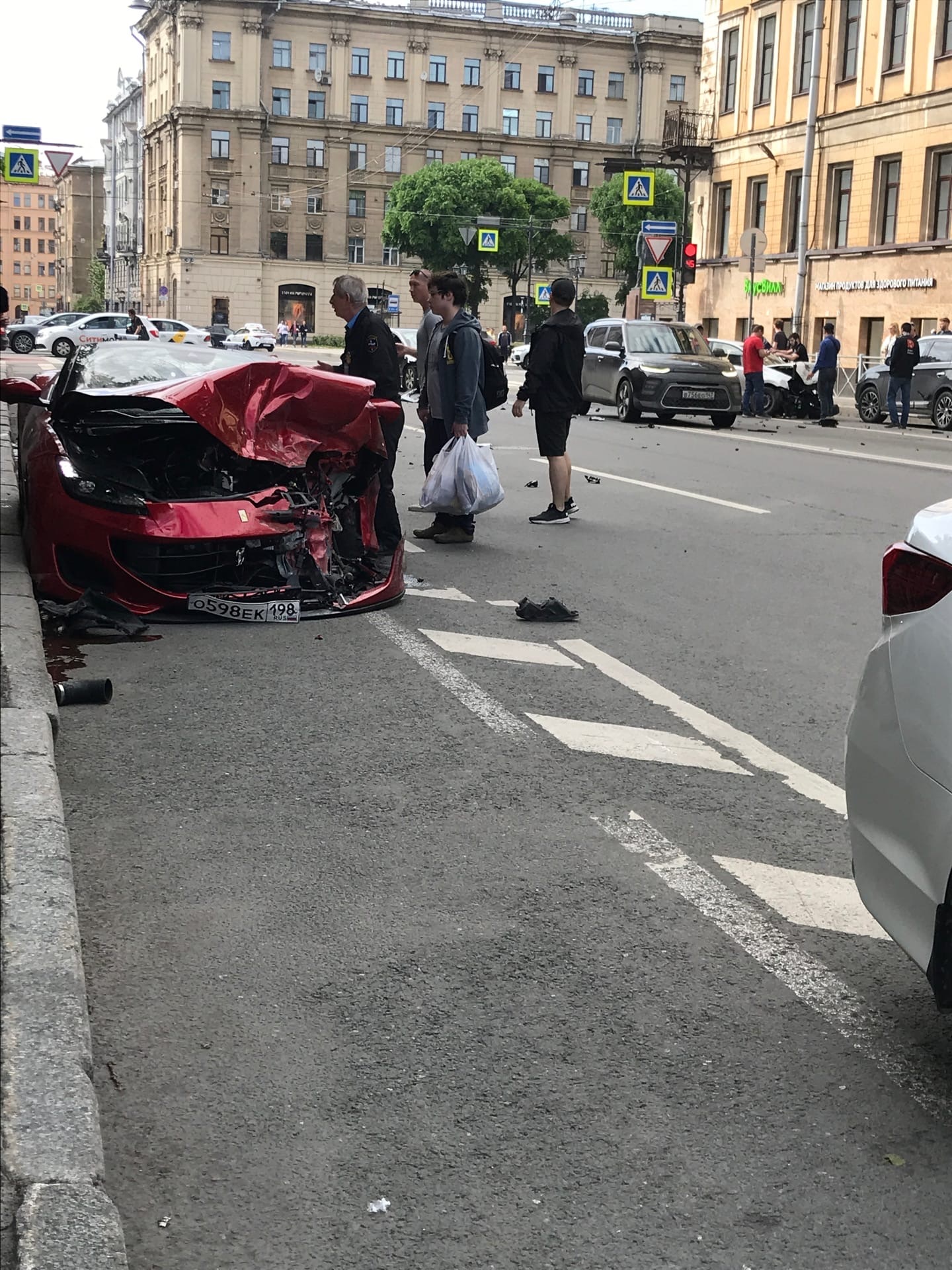 Accident involving Ferrari in St. Petersburg - Road accident, Saint Petersburg, Ferrari, Video, Longpost