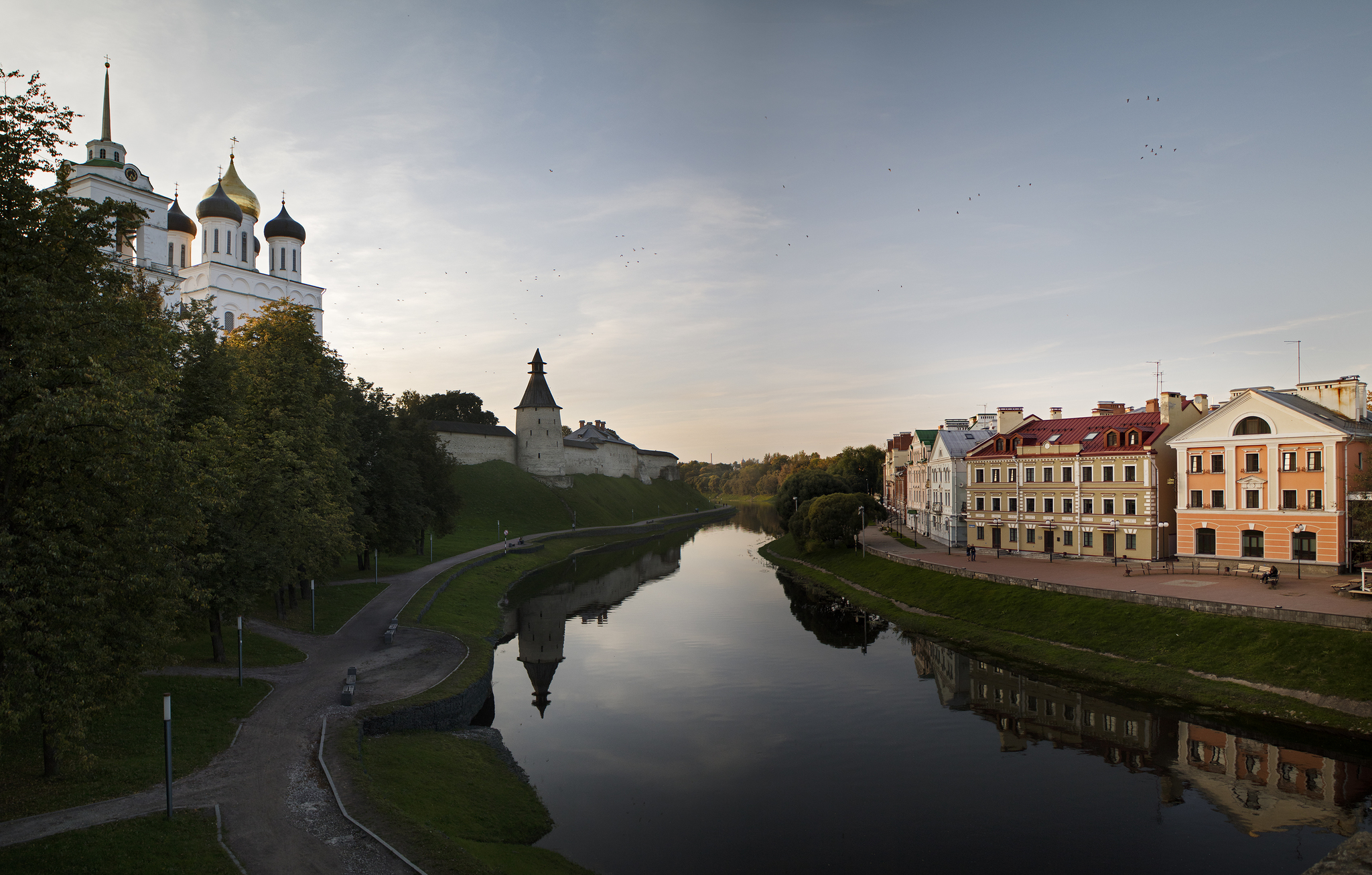 На реке Пскове - Моё, Уличная фотография, Псков, Россия, Фотография