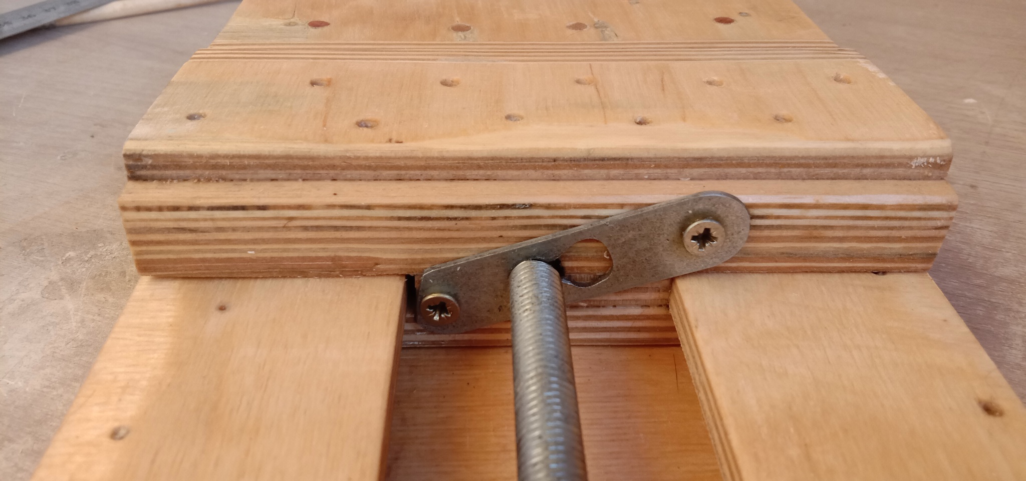 Plywood vice - My, Needlework without process, Plywood, Vise, Vertical video, Video, Longpost