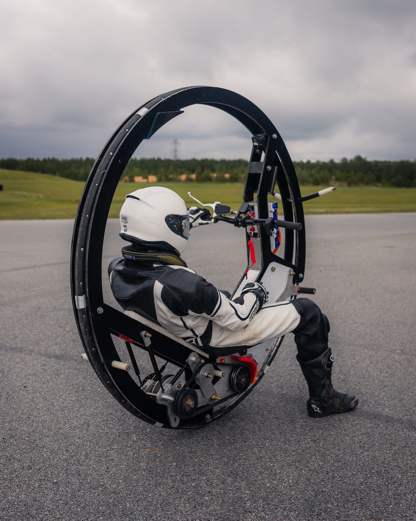 The world's fastest electric motorcycle wheel with a speed of more than 110 km/h - Unicycle, The miracle of technology, Record, Guinness Book of Records, Video, Longpost